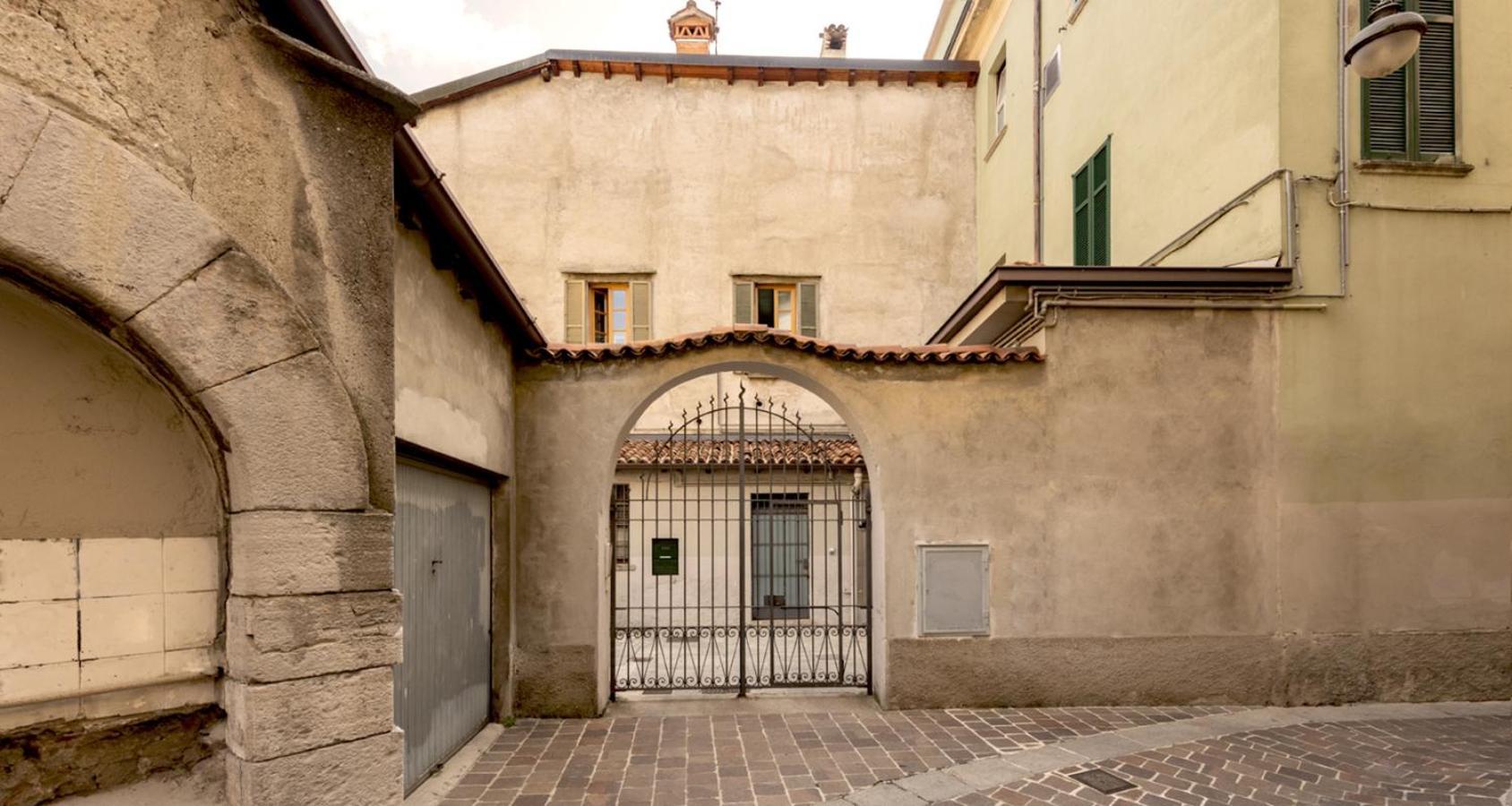 Charming Joivy Flat Next To Duomo Di Como Exterior foto